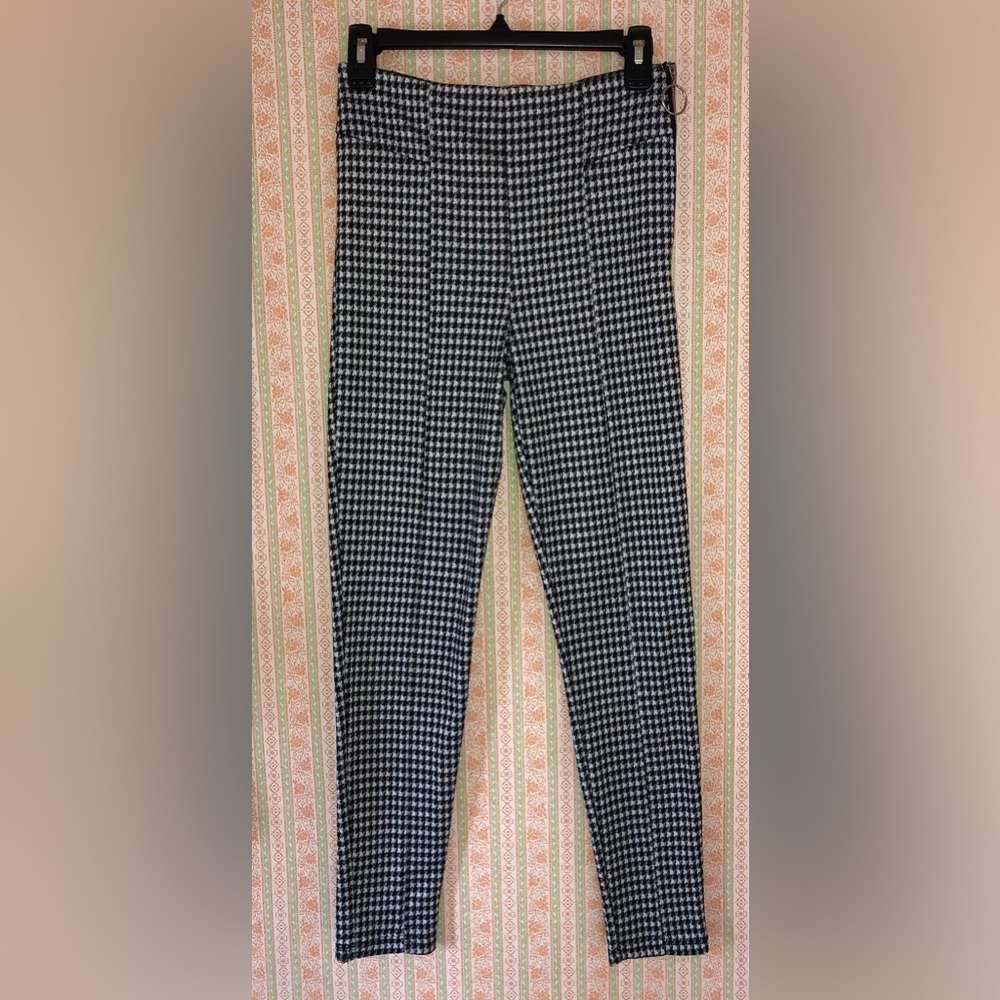 Revamped Printed Slim Pant - Size Small